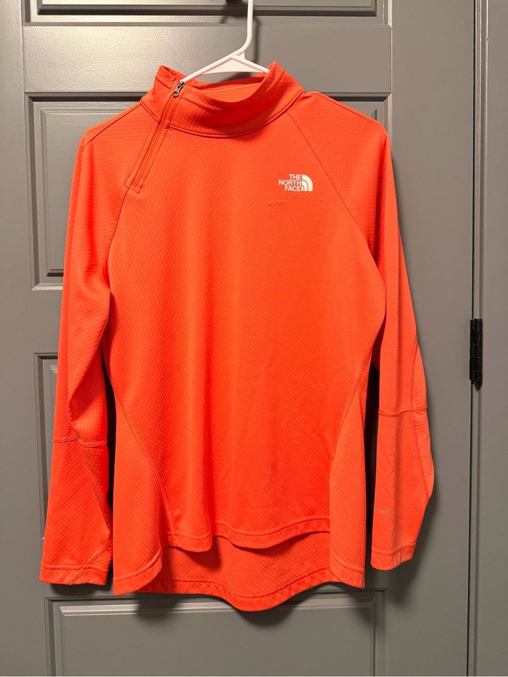The North Face Women’s Flashdry Orange Performance Quarter-Zip LARGE